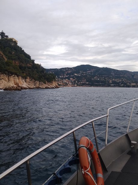 法国尼斯的潜水船图片下载