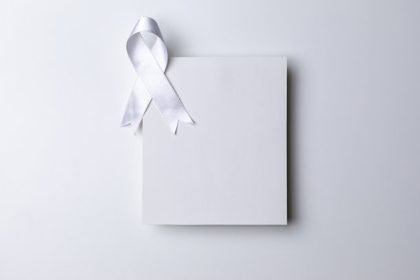 带有公益丝带的空白卡片图片下载