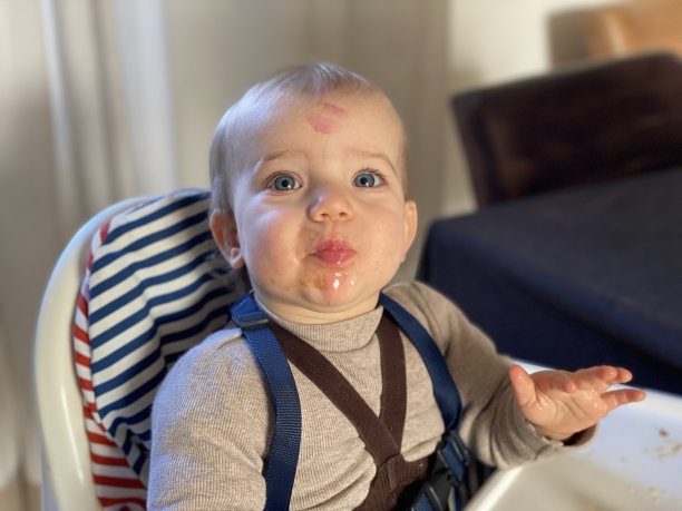 口红吻宝贝女孩图片下载