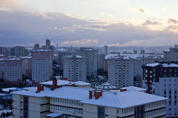 下雪的一天图片下载