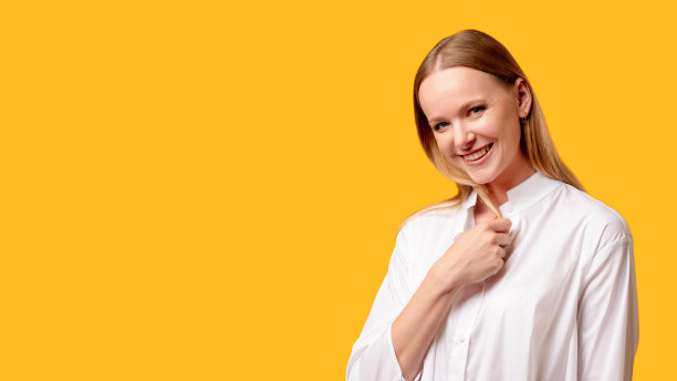 快乐女人女性健康健康面部皮肤护理图片下载