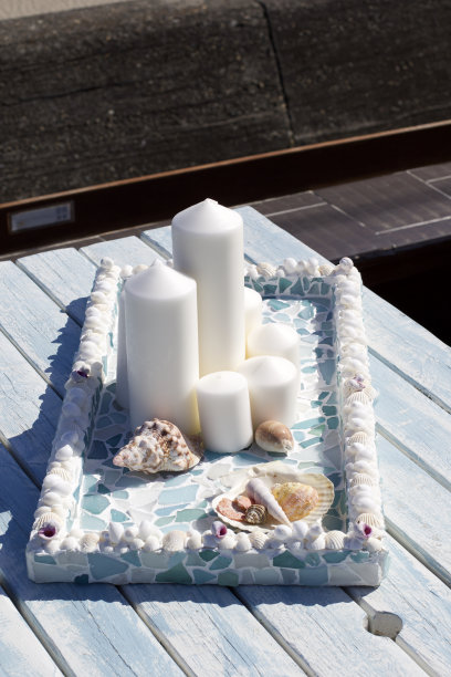 海玻璃也被称为海玻璃，它们是展示托盘图片下载