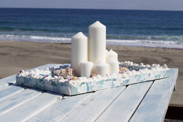 海玻璃也被称为海玻璃，它们是展示托盘图片下载