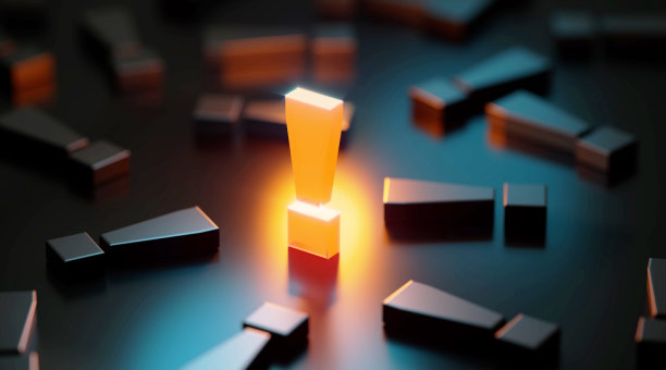 警告概念-黄色感叹号发光在黑色背景上的黑色感叹号图片下载