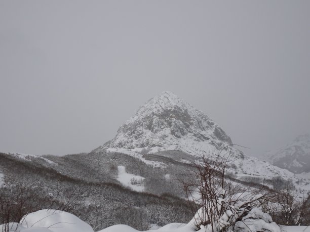 白雪皑皑的地平线图片下载
