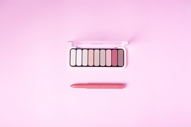 粉色眼影底色的口红图片下载