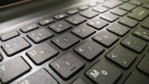 用于打字的笔记本电脑键盘图片下载