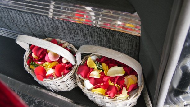 葬礼上插花的照片图片下载