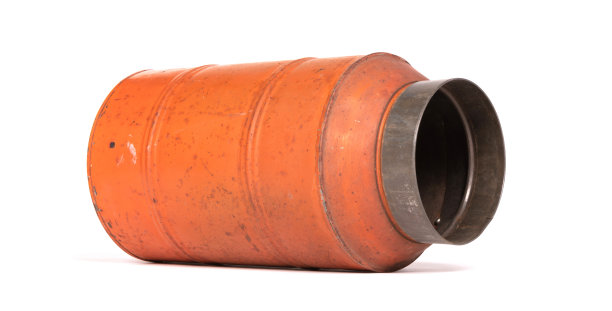 旧的怀旧可以孤立在白色-橙色可以图片下载