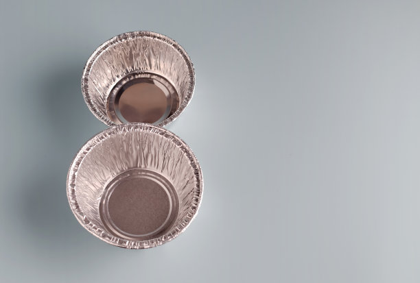 食品制备用的圆形铝箔容器。环保八字盒。本空间图片下载