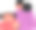 年轻的母亲拥抱着受害的小女儿图片下载