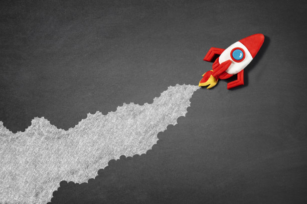 火箭在黑板上飞行图片下载