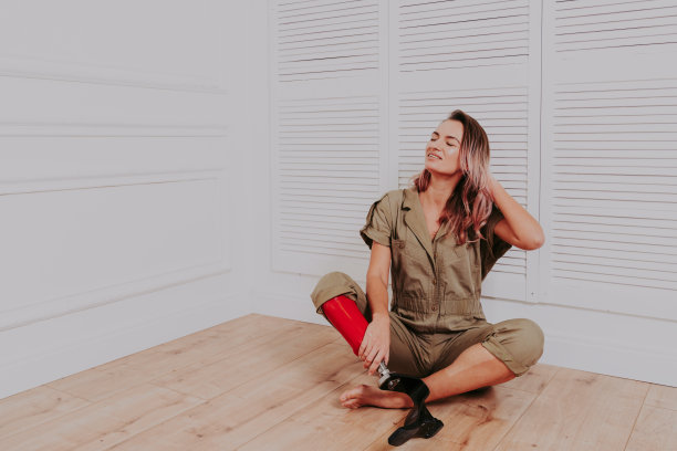 漂亮的女人，假肢图片下载