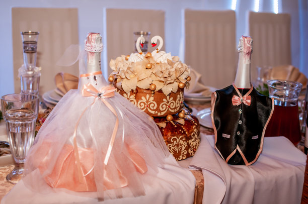 婚宴上的甜蛋糕。餐饮，甜蜜的节日自助餐。糖果图片下载
