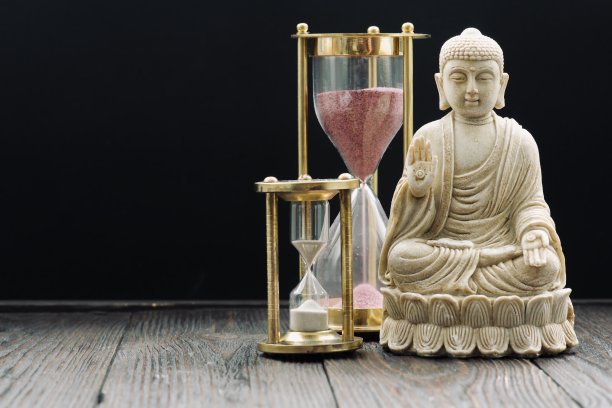 佛像在平静的休息姿势。释迦牟尼佛是世界三大宗教之一的精神导师。悉达多·乔达摩，悉达多·乔达摩图片下载