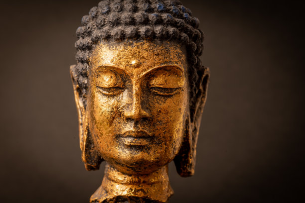 佛像在平静的休息姿势。释迦牟尼佛是世界三大宗教之一的精神导师。悉达多·乔达摩，悉达多·乔达摩图片下载