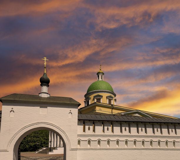 Danilov修道院(也叫Svyato-Danilov修道院或Holy Danilov修道院)，建于13世纪晚期。莫斯科,俄罗斯图片下载