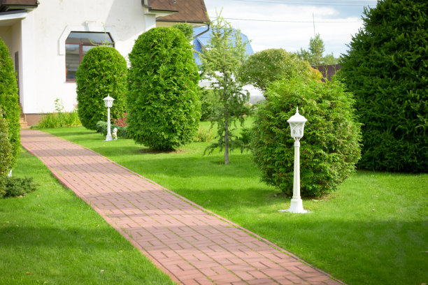 美丽的乡村别墅和花园图片下载