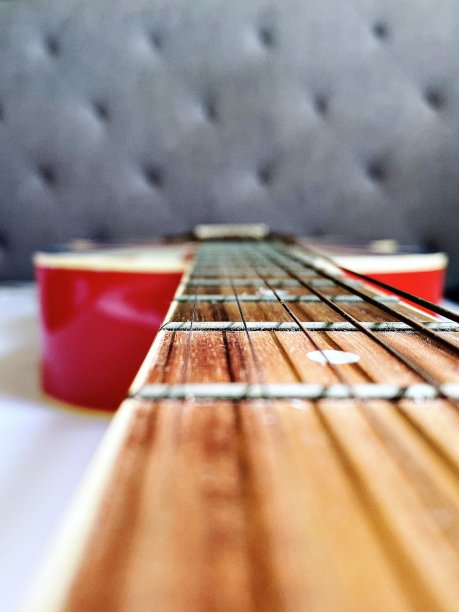 细节与英国国旗设计的原声吉他图片下载