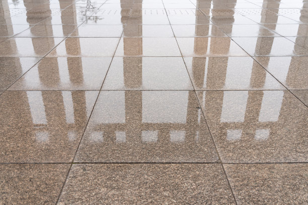 湿花岗岩地板图片下载