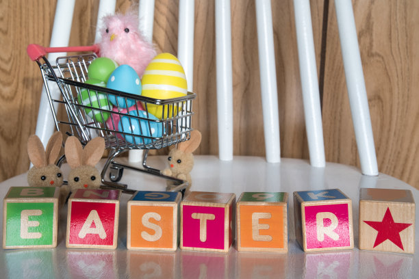 多彩的复活节装饰和标志图片下载