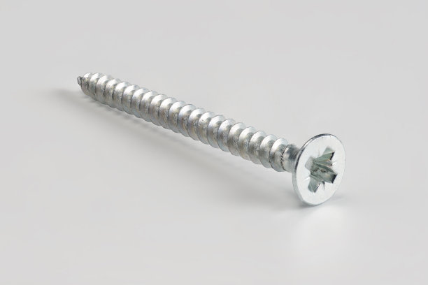 单个螺钉在白色背景上没有浅自由度图片下载
