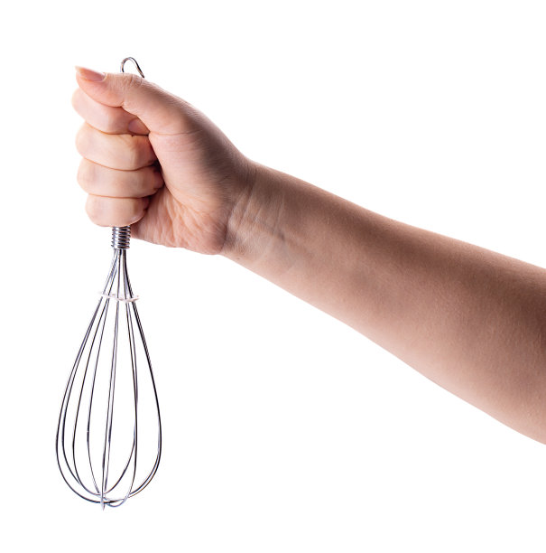 女性手里拿着打蛋器图片下载