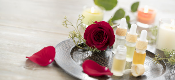 玫瑰和蜡烛精油图片下载