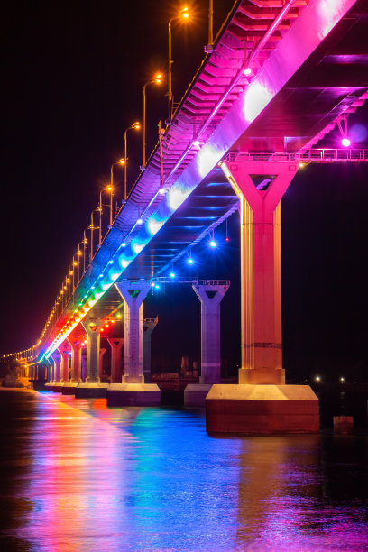 晚上的五彩桥图片下载