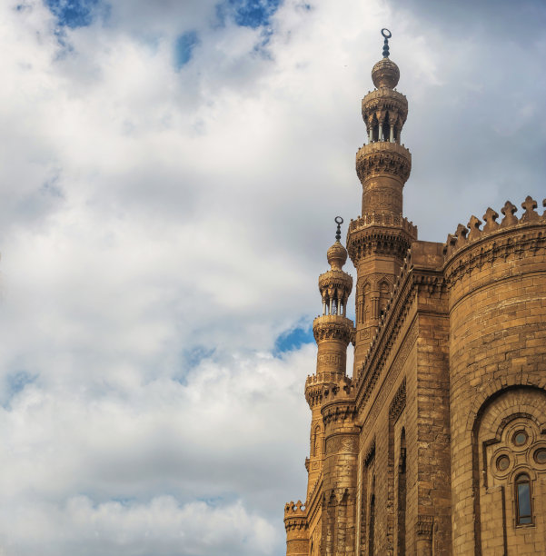 里法伊清真寺宏伟宣礼塔图片下载