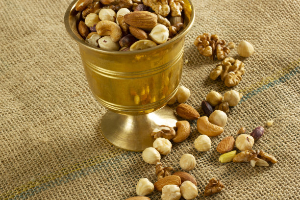 混合坚果泥和杵图片下载