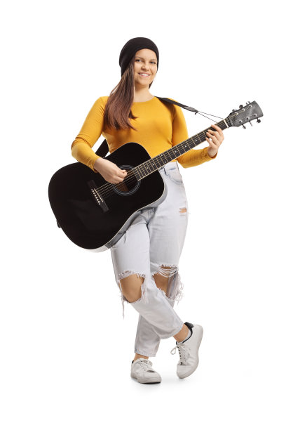 一个少女与原声吉他的全长肖像图片下载