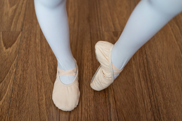 小舞者的脚的特写图片下载