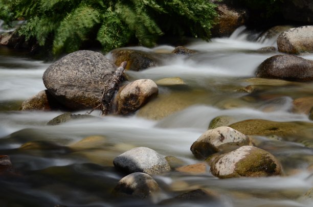 “U TARAVU”是科西嘉的一条河。图片下载