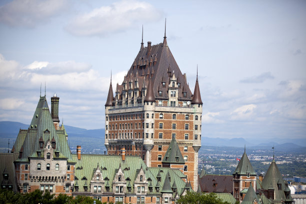 老魁北克城内及周围的建筑特色图片。图片下载