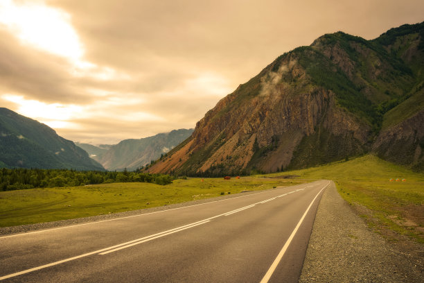 山中空路图片下载