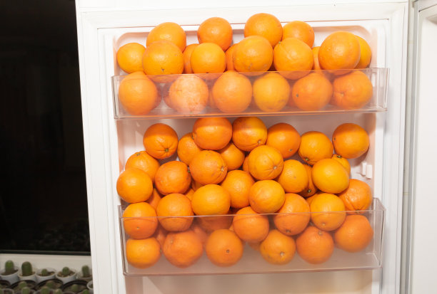 冰箱里有很多橙子-橙子的好处概念图片下载