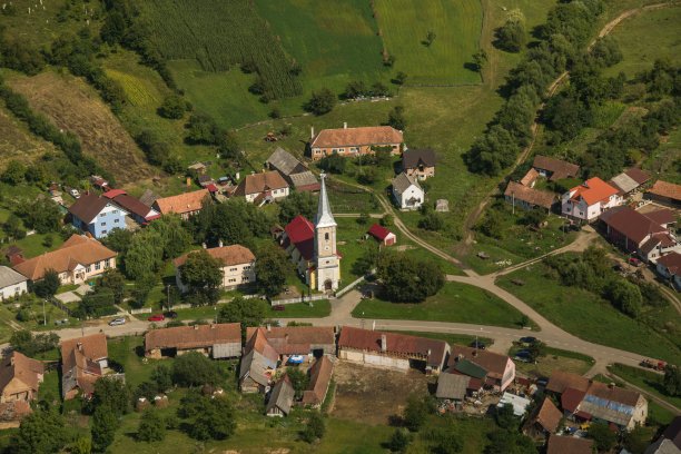 罗马尼亚，Bistrita，航拍图片，2019年8月，斯拉蒂尼亚社区图片下载