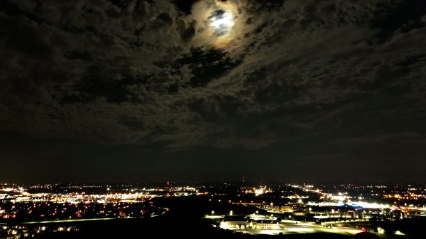 向月球进发图片下载