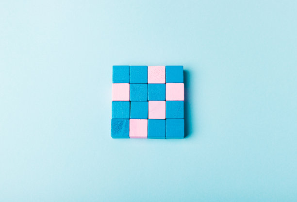 平等观念，性别歧视，女权主义，创造力。粉色和蓝色方块图片下载