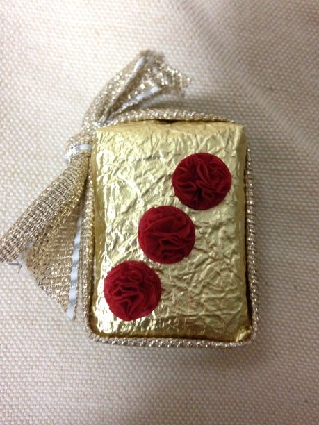 金色的礼物图片下载