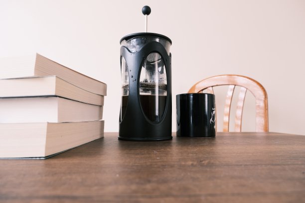 法式压滤咖啡机，半满阿拉伯语，图片下载