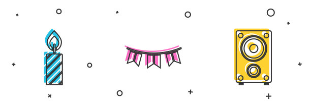 用生日蛋糕蜡烛和嘉年华花环图片下载