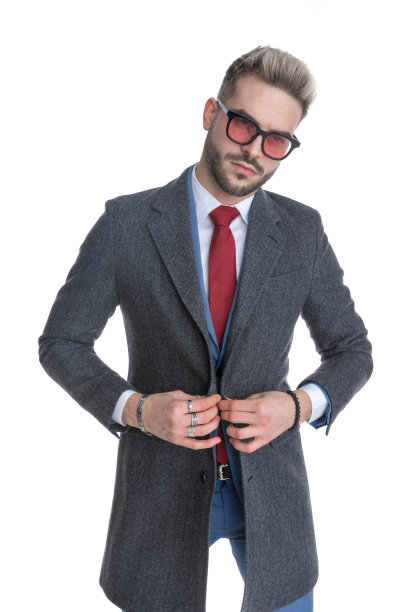 性感的商人关闭他的外套，看着点空白图片下载