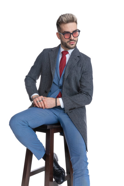 坐着，戏剧性的商人看向别处，手牵着手图片下载