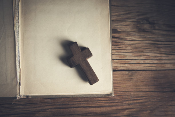 圣经上的十字架图片下载