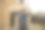 女时装模特在街上用平板电脑自拍图片下载