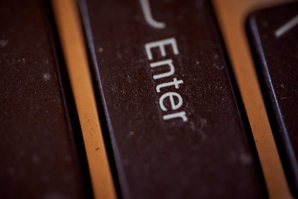 旧笔记本电脑的按钮。关键的输入。宏观效果照片图片下载