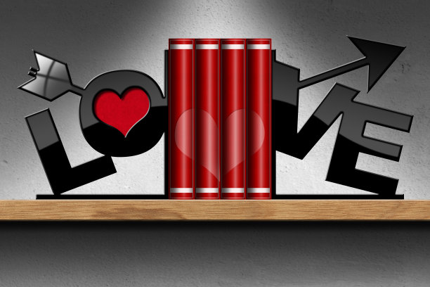 红色的爱的书在一个木制书架上的心和箭图片下载