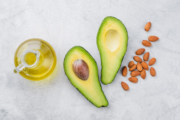 鳄梨杏仁油俯视图图片下载